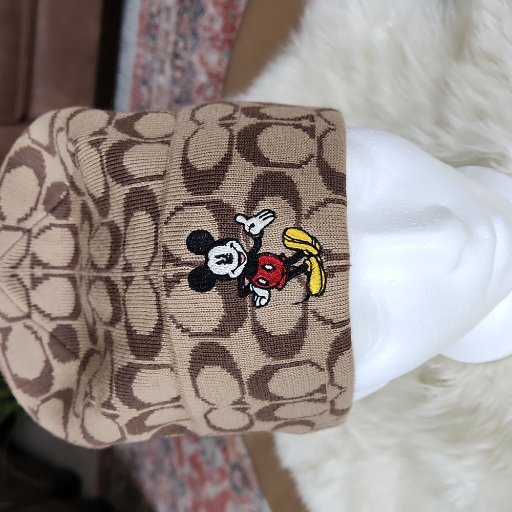 Adorable NWOT Coach X Disney Mickey Mouse Signature Wool Beanie 🤎🐭♥️🎁 - Picture 9 of 14